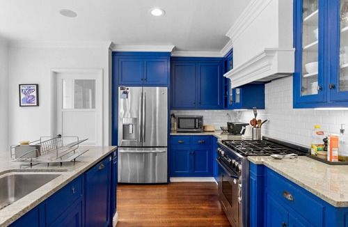 Westwood House | Charming Traditional Westwood 3BR Beautiful Garden