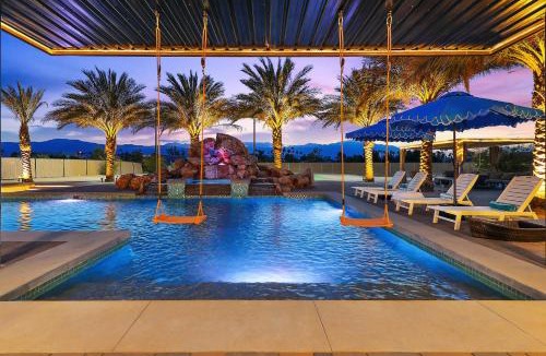 Bermuda Dunes Villa | Chateau Giraffe, a Unique Luxurious Estate