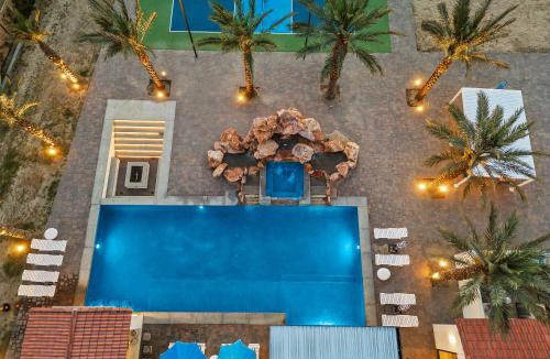 Bermuda Dunes Villa | Chateau Giraffe, a Unique Luxurious Estate