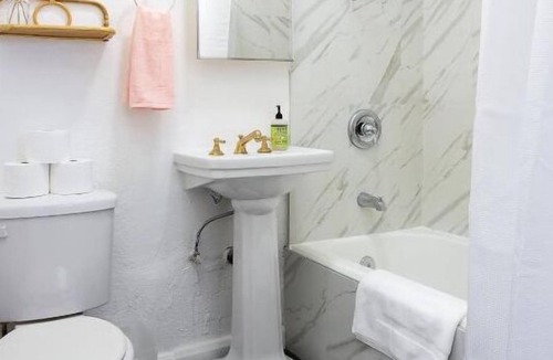 Westlake Apartment | Chic & Cozy Studio for 2! Amazing DTLA Location!