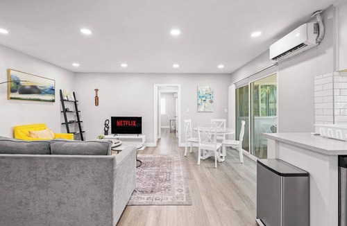 Altadena Apartment | Chic Modern Hideaway w/Patio Near LA Best Sights6