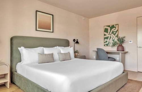East Village Hotel | City Center Hotel by Kasa