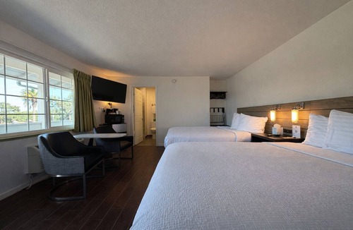 Munras Avenue Hotel | Classic 2 Queen Room - Sleeps 4
