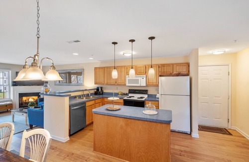 Rehoboth Beach Condo | Clean Spacious Condo Pools Tennis Grilling Area Sleeps 7