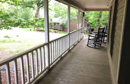 Madison Park Apartment | Close to everything! 1 bedroom & 1 bath studio in a safe neighborhood