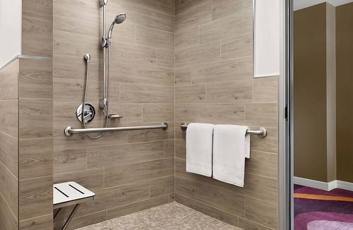 Pasadena Hotel | Comfort & Convenience! 2 Relaxing Units! Parking, Pool, Courtyard, Pets Allowed!