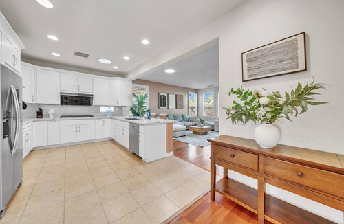 Northpark Square House | Comfortable 4BR Living｜Serene Patio｜Home Office｜Community Pool Access #41333