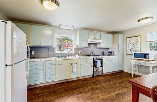 Mendocino Cottage | Comfortable & Inviting Cottage w/an Enclosed Yard, and WiFi