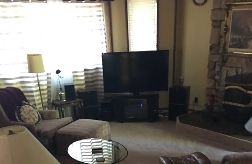 Glencoe Cabin | Comfy 70’s retro Cabin Six person spa flat lot quiet Community pool gym open😎