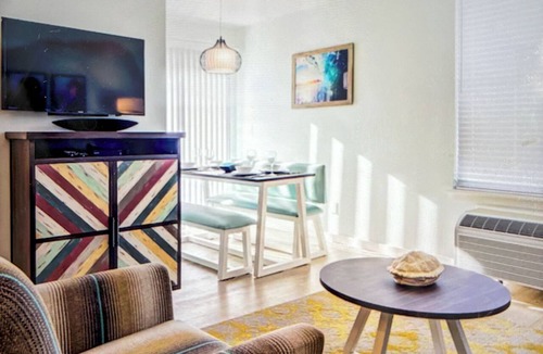 Mission Valley Apartment | Comic Con! Sleeps 6- 2-bedroom-2 bath hotel suites/condo with AC in San Diego.