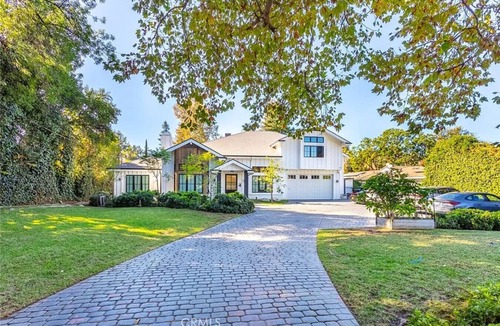 Tarzana House | Contemporary Elegance sleeps 16 pool hot tub