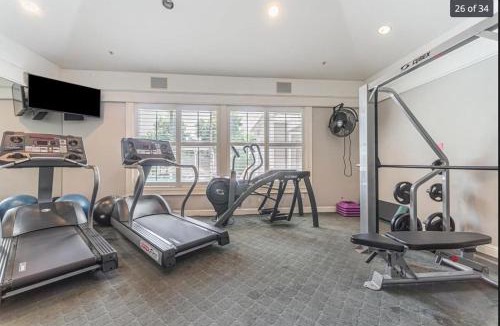 Duveneck - St. Francis Apartment | Contemporary one big bedroom in the Palo Alto area, close to Stanford, CA, a nice & relaxing place