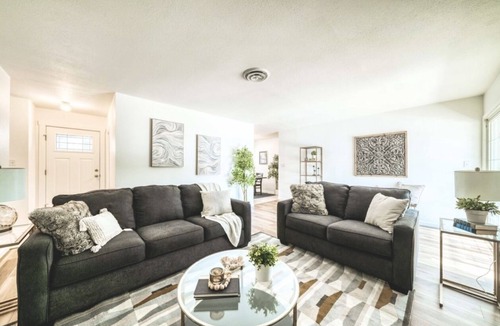 Shasta View House | Convenient Getaway close to it All!