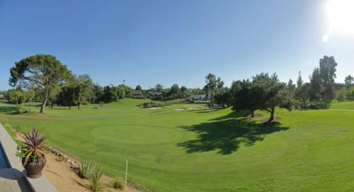 Rancho Bernardo House | Cottage On The Greens - Stunning Golf Course Views