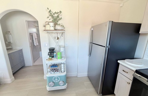 Clovis Cottage | Cozy 1-bedroom cottage in beautiful Clovis with AC and private outdoor patio