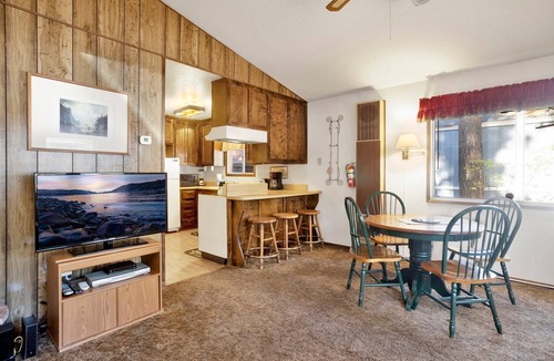 Big Bear Lake Cabin | Cozy 2BR/2BA Log Home: Fenced Yard, Gas Fireplace & Walk to Lake