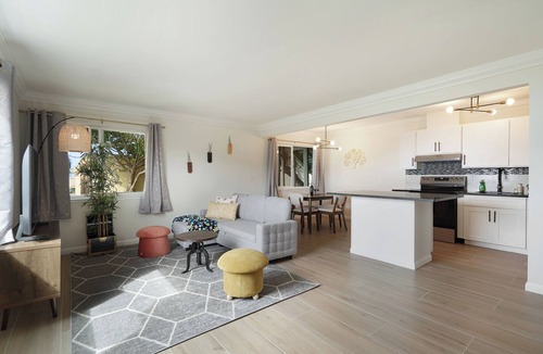 Pacifica Apartment | Cozy 2BR Mountain View Private Deck