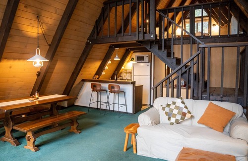 Camp Connell Cabin | Cozy A-frame Chalet! Min to Sequoias with Scenic Deck Views