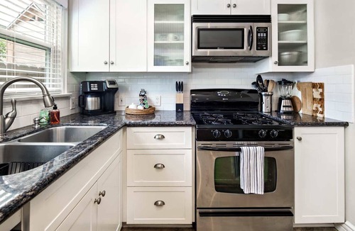 Old Towne House | Cozy Beach Bungalow - Walk to Seal Beach, Shops, Dining