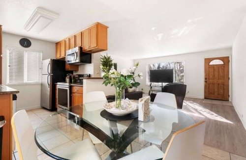 El Cajon Condo | Cozy Condo with Pool + Hot Tub!