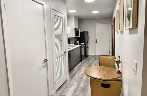 Fairfax District Apartment | Cozy Modern Studio on Spaulding Ave – Complimentary WiFi & Parking