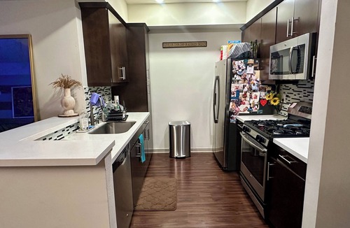 NoHo Arts District Apartment | Cozy NOHO Arts District Retreat w/Pool & Jacuzzi