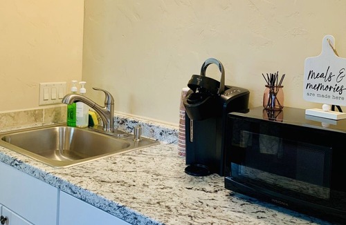 Salinas Cottage | Cozy Private Cottage Near Monterey & Carmel