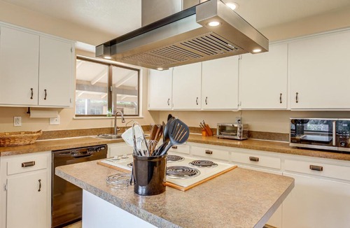 Cottage Grove House | Creative Escape! Eagle's Nest Hideaway