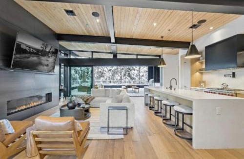 Olympic Valley House | Creekside Retreat - Near Palisades Tahoe
