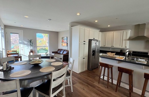 Malibu House | Cute 3 Bdr Home W/Pool/Spa & Amazing Views In Malibu Mtns. 15 Min From Beach