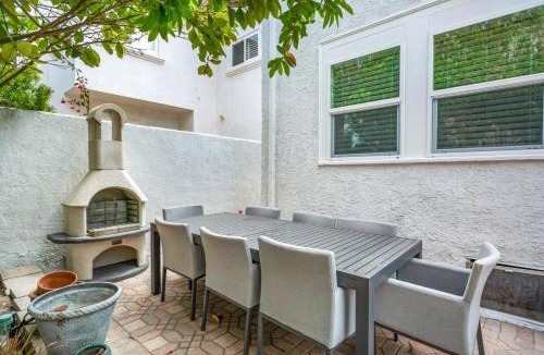 South Redondo Villa | Cute Cottage Less Than Mile To The Beach