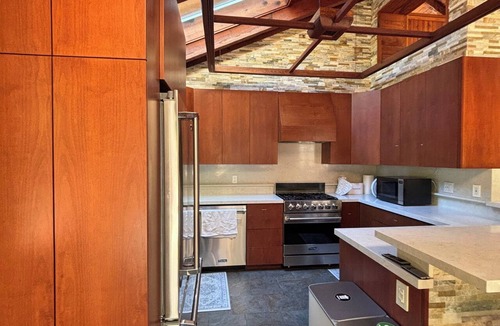 Fort Bragg House | Dacha Life 3BR 2BA sunny sanctuary among the trees in Fort Bragg Ca.