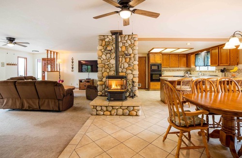 Groveland House | Deck & Hot Tub: Rustic Groveland Home!