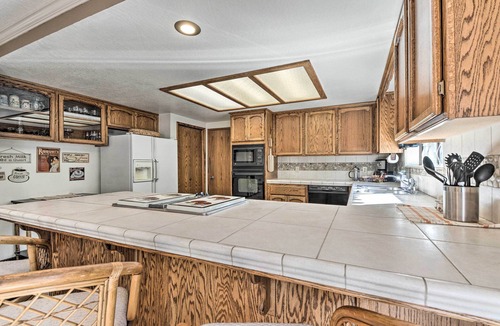 Groveland House | Deck & Hot Tub: Rustic Groveland Home!