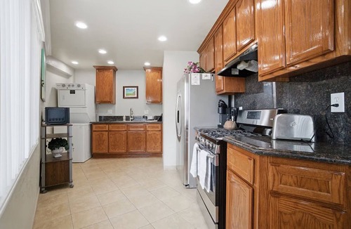 Coastal San Pedro Apartment | Delightful Ocean Breeze 1-bedroom apartment in San Pedro