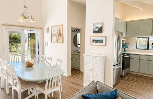 Dillon Beach House | Dillon Beach~5 Star~Playcation! Walk to Beach~Hot Tub~Game Room~Knot A Care!