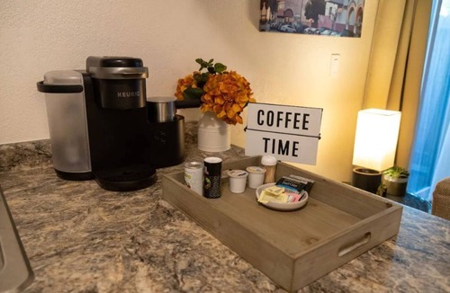 Cascade House | Discount Clean and quiet 2/1.5 townhouse 4 miles from airport
