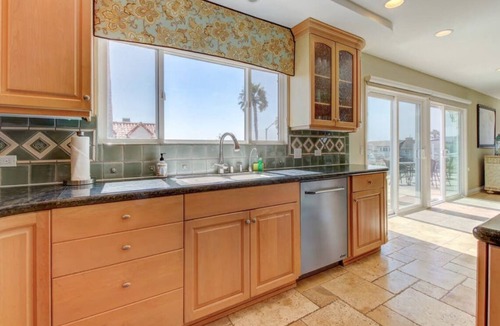 South Oceanside House | Discover tranquility with whitewater views of South Oceanside Beach
