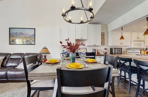 Palm Desert Condo | Dog-Friendly Updated Condo Next to Golf Courses w/WiFi, AC, W/D, Shared Pool