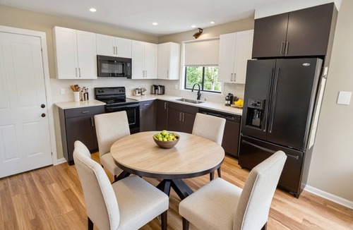 Little Tokyo Hotel | Downtown Los Angeles Modern Apartments