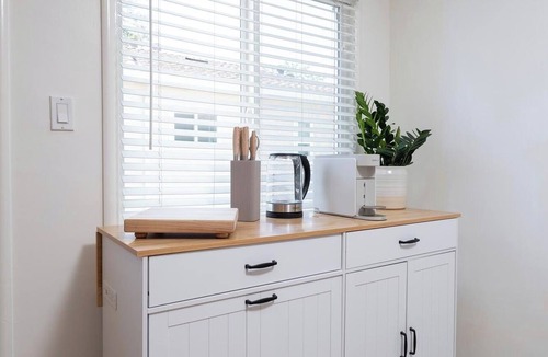 Downtown Apartment | Downtown Menlo Park · 2BR + Workspace · Stanford