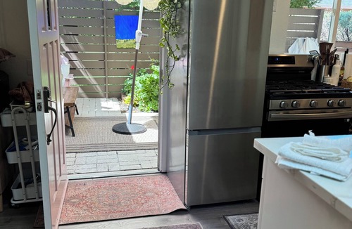 Mill Valley Cottage | Downtown Mill Valley 1-bedroom Charming Cottage - Walk to Town!