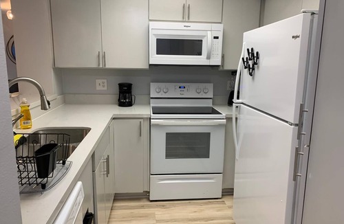 Marina District Apartment | Downtown Oasis Furnished apartment next to Sea Port Village