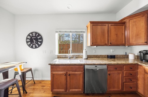 Paso Robles House | Downtown Paso Robles Private Patio + Walk to Tasting Rooms | Casa Robles