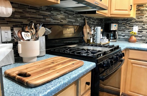 Crestline Cabin | Dreamy Cabin Escape in the Trees l Hot Tub + Tree Swings Near Lake Gregory