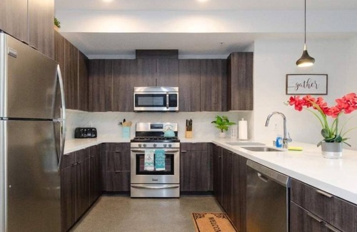 Little Tokyo Apartment | DTLA Bliss/2Bed Apt w Balcony & Rooftop pool/deck
