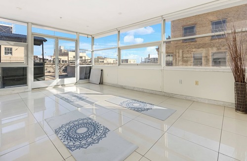Historic Core House | DTLA Loft Rooftop Skyline Views Near Nightlife + Dining | Skyline Lofts