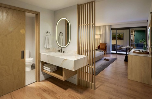 Rancho Santa Fe Hotel | Elegant Queen Suite with Pool & Spa Access and Scenic Grounds Retreat