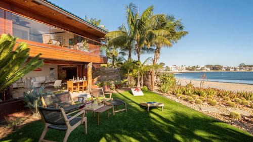 Crown Point House | Endless Summer by AvantStay