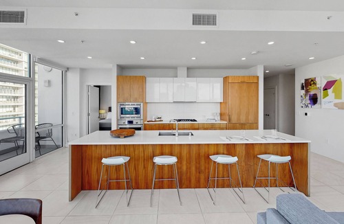 Downtown Los Angeles Apartment | Enjoy panoramic views from our corner 3 bdr/3 baths w/private balcony